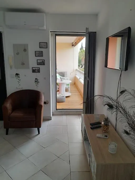 Charmant Studio Lumineux Avec Parking Prive Saint-Raphaël