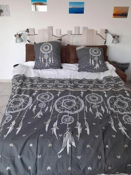 Appartement Charmant Studio Lumineux Avec Parking Prive Saint-Raphaël France